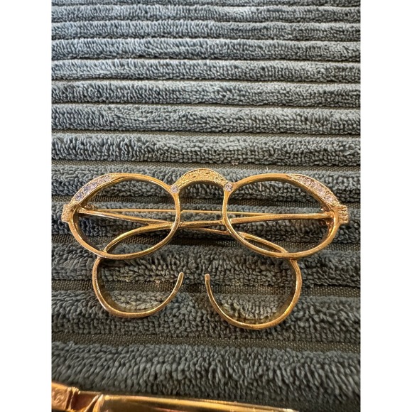 Vintage 1928 Gold Tone Rhinestone Eyeglasses Brooch & Ornate Scissors Pin Set - Picture 3 of 8
